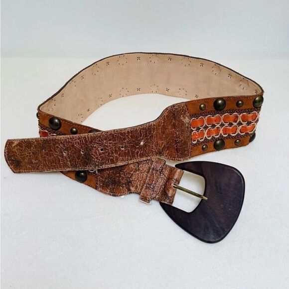 WIDE STUDDED LEATHER BELT 3” MEDIUM WOODEN BUCKLE LEATHEROCK  BROWN ORANGE STUD - Picture 1 of 7